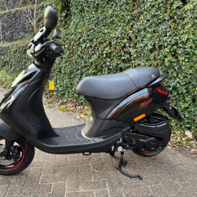 Piaggio Zip SP 45km Scooter E4 Glans-Mat zwart BETAAL met in3