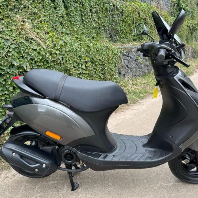 Piaggio Zip SP 45km PORSCHE AGAAT ALPHA LED BETAAL met in3