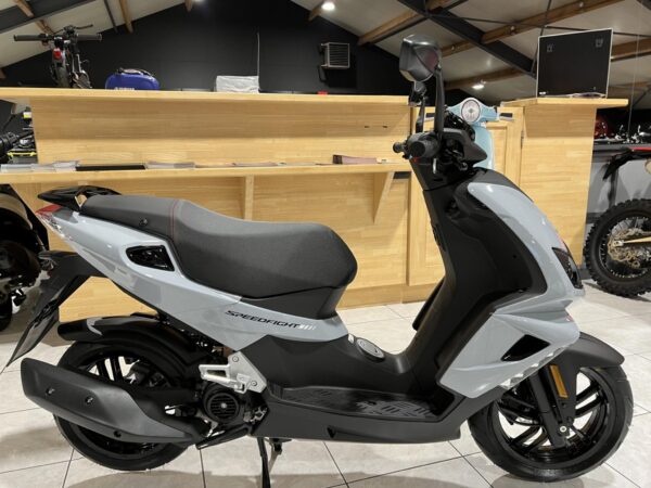 Peugeot Speedfight 4 NIEUW 45km E5 SCOOTER Iced Grey BETAAL met in3 - Afbeelding 2