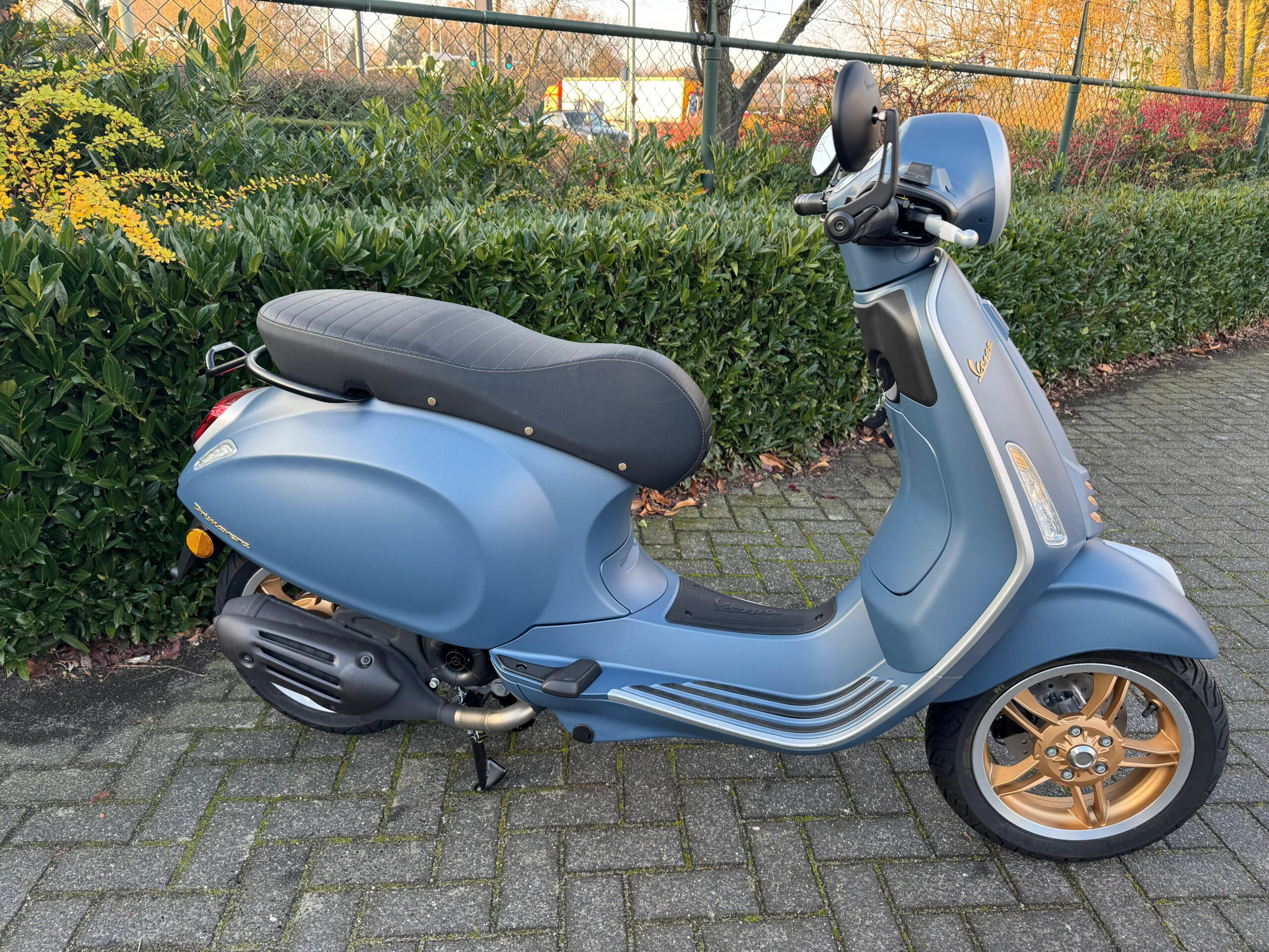 Vespa Primavera OFFICINA 8 50 Blu 45km E5+ NIEUW BETAAL met in3 - Afbeelding 6