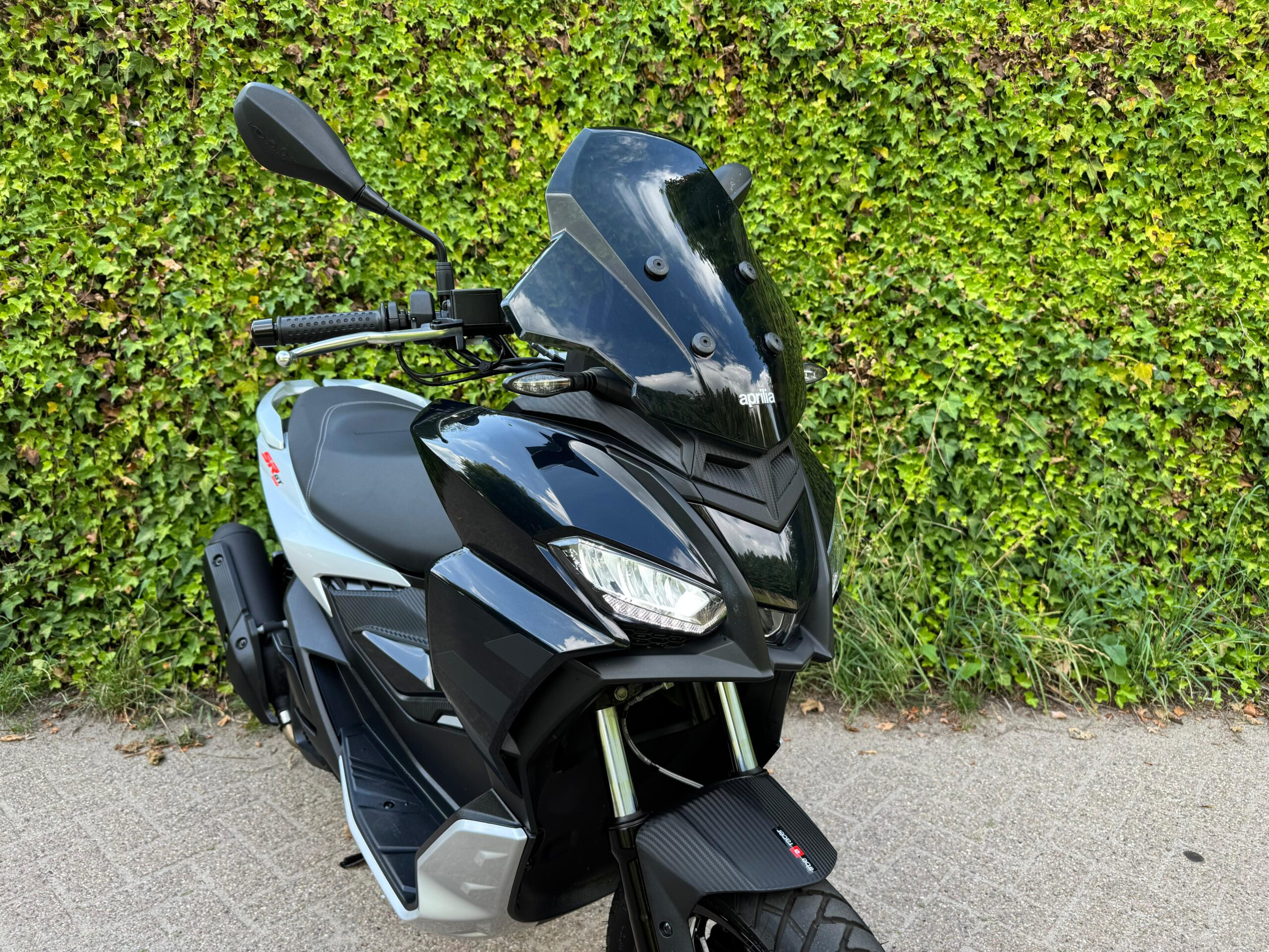 Aprilia SR GT NIEUW STAAT 1.750km BETAAL met in3 - Afbeelding 4