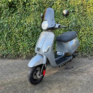 DJJD Cashmere45 km E5 Scooter JANUARI AKTIE BETAAL met in3