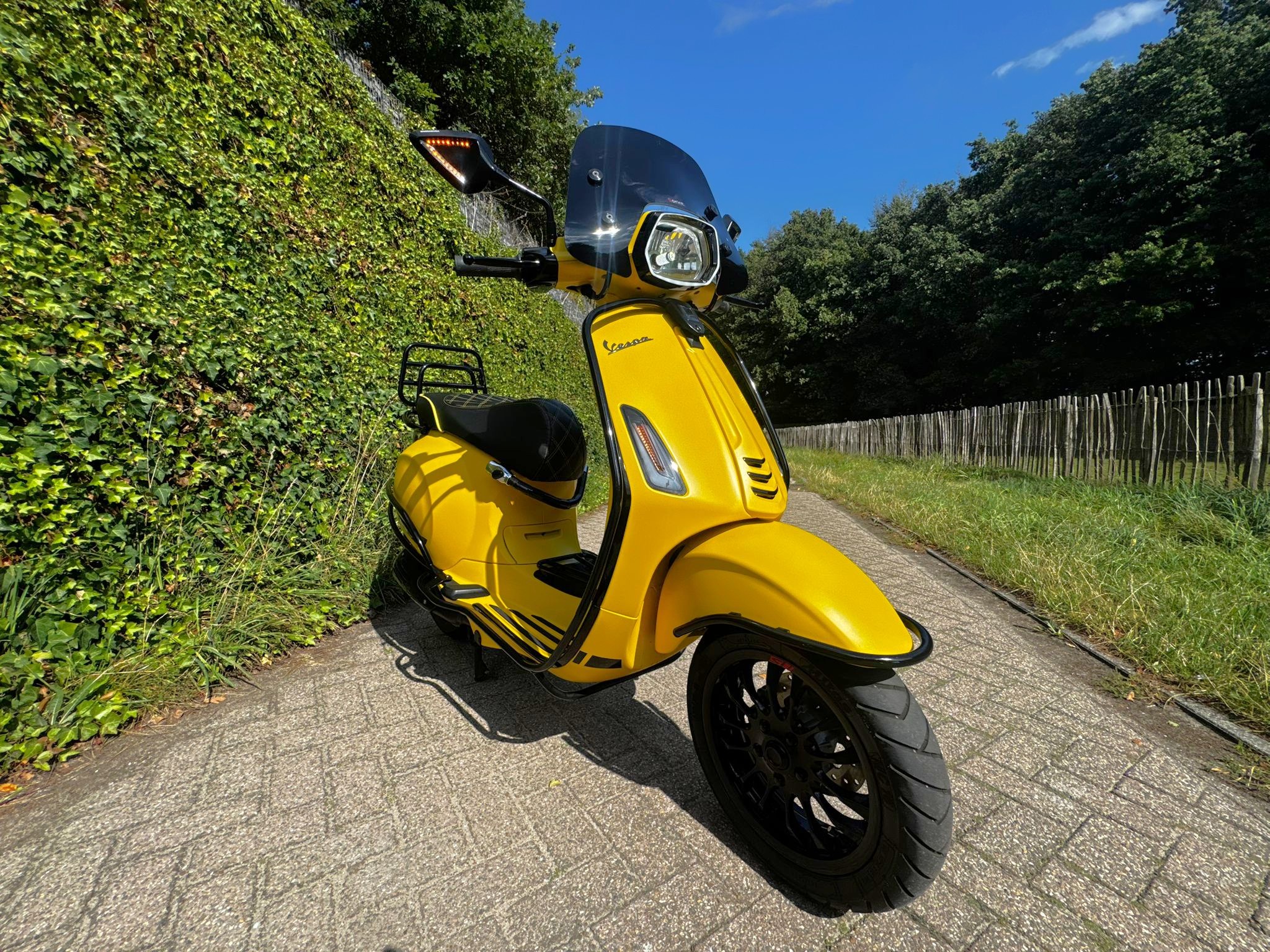 Vespa Sprint S 1416 km Custom 45km Scooter UNIEK BETAAL met in3 - Afbeelding 2