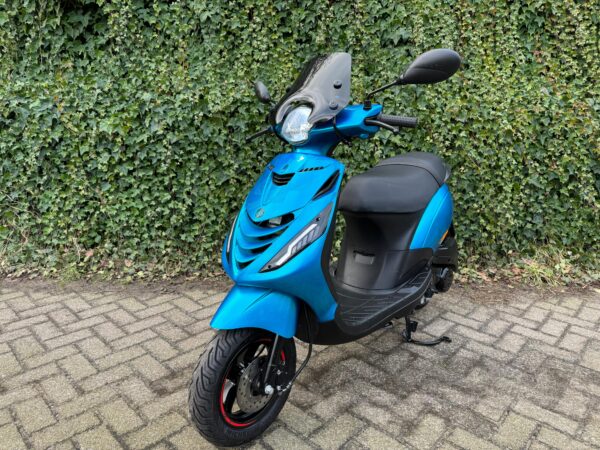 Piaggio Zip SP ICE CANDY BLUE 45 ALPHA MATRIX BETAAL MET in3