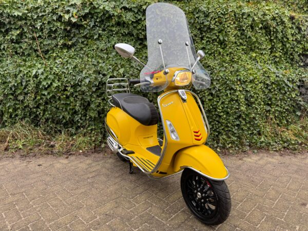 Vespa Sprint S GIALLO 45 km Scooter 1.311 km BETAAL met in3 - Afbeelding 3