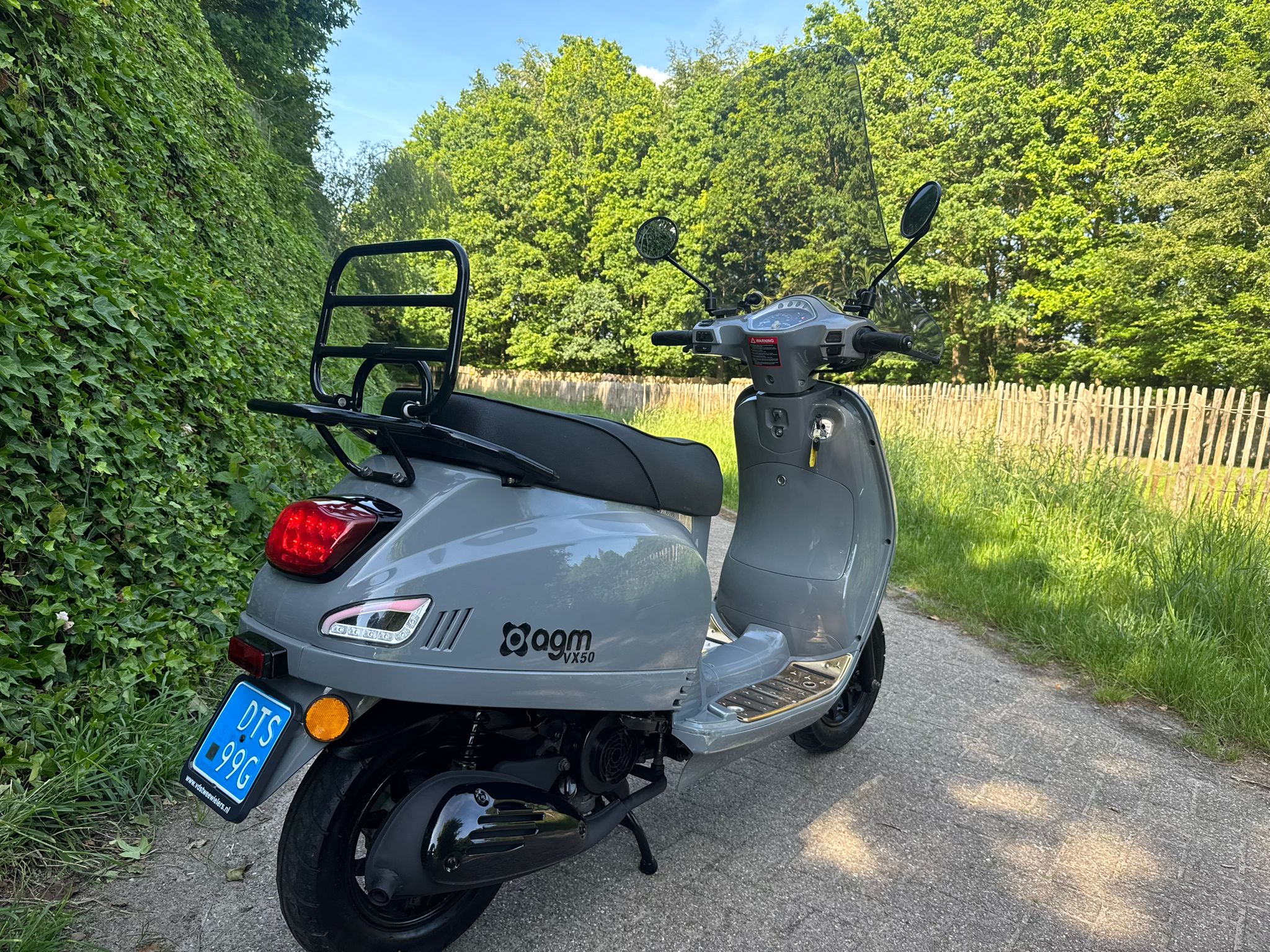 AGM VX50 Nardo Grey Windscherm SMOKE E4 BETAAL met in3 - Afbeelding 3