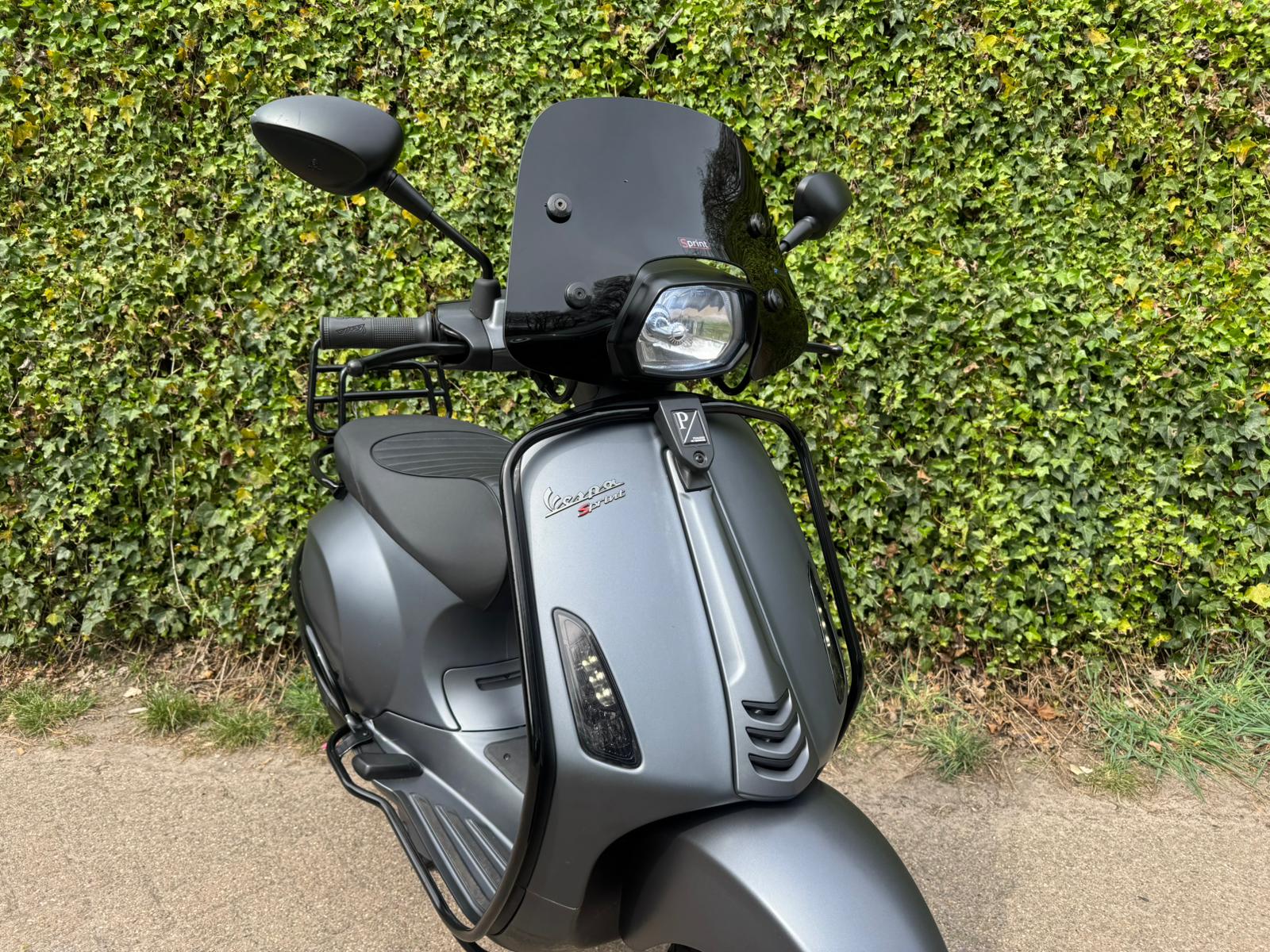 Vespa Sprint 50 45 km Scooter ZEER NETTE STAAT BETAAL met in3 - Afbeelding 2