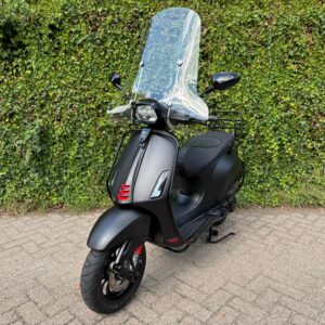 Vespa Sprint S 45km Scooter E5 MAT ZWART BETAAL met in3