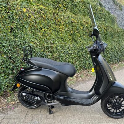 Vespa Sprint 50 E5 BLACK to BLACK TOP STAAT BETAAL met in3
