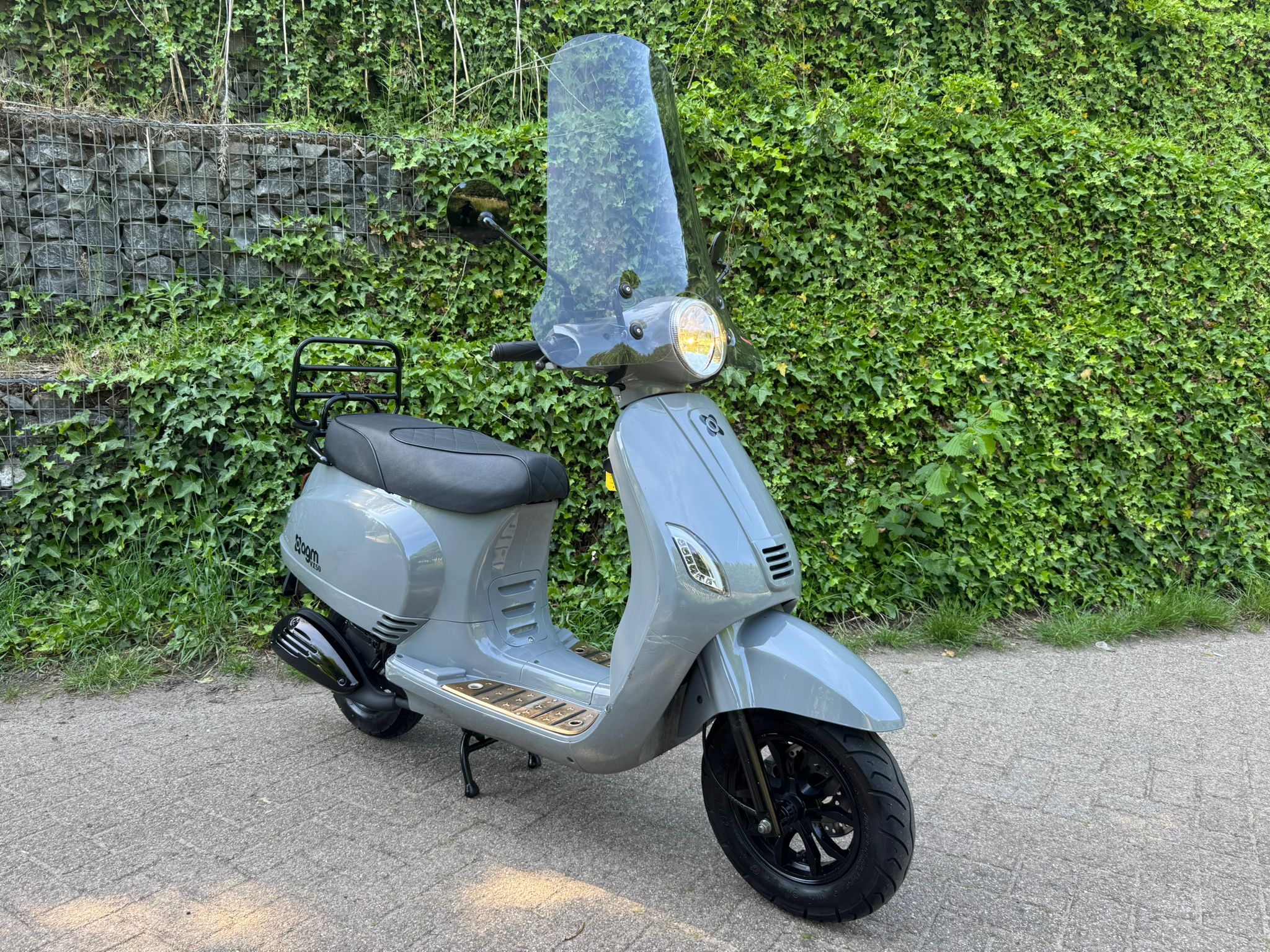 AGM VX50 Nardo Grey Windscherm SMOKE E4 BETAAL met in3 - Afbeelding 2