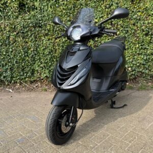 Piaggio Zip SP 45km RUNNER E5 Glans-Mat zwart BETAAL met in3