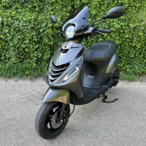 Piaggio Zip SP 45 km PORSCHE AGAAT LED BETAAL met in3