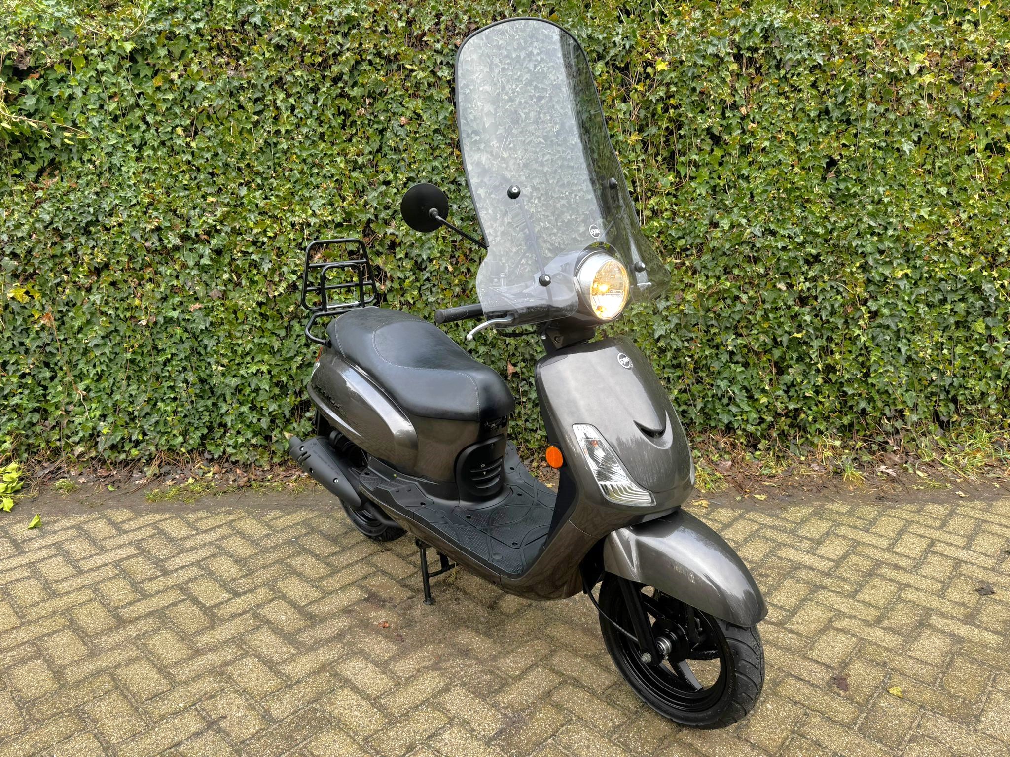 SYM Fiddle 2 45km Porsche Agaat SMOKE Windscherm E4 BETAAL met in3 - Afbeelding 2