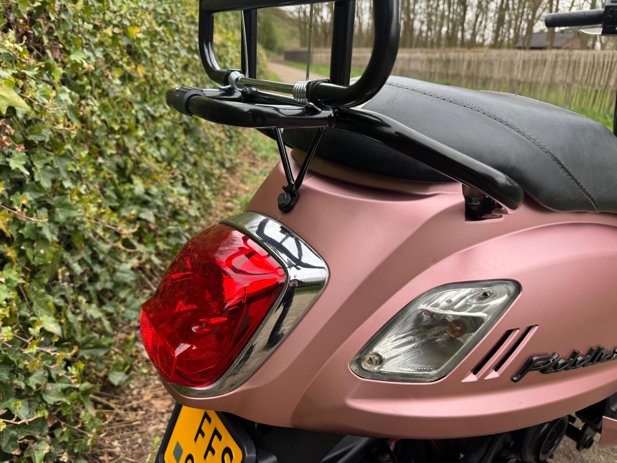 SYM Fiddle 2 45 km EURO4 Rose Gold BETAAL met in3 - Afbeelding 4