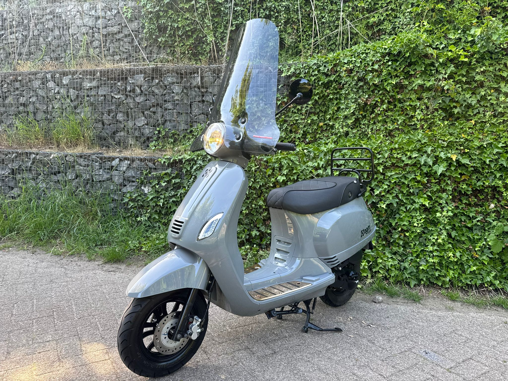 AGM VX50 Nardo Grey Windscherm SMOKE E4 BETAAL met in3