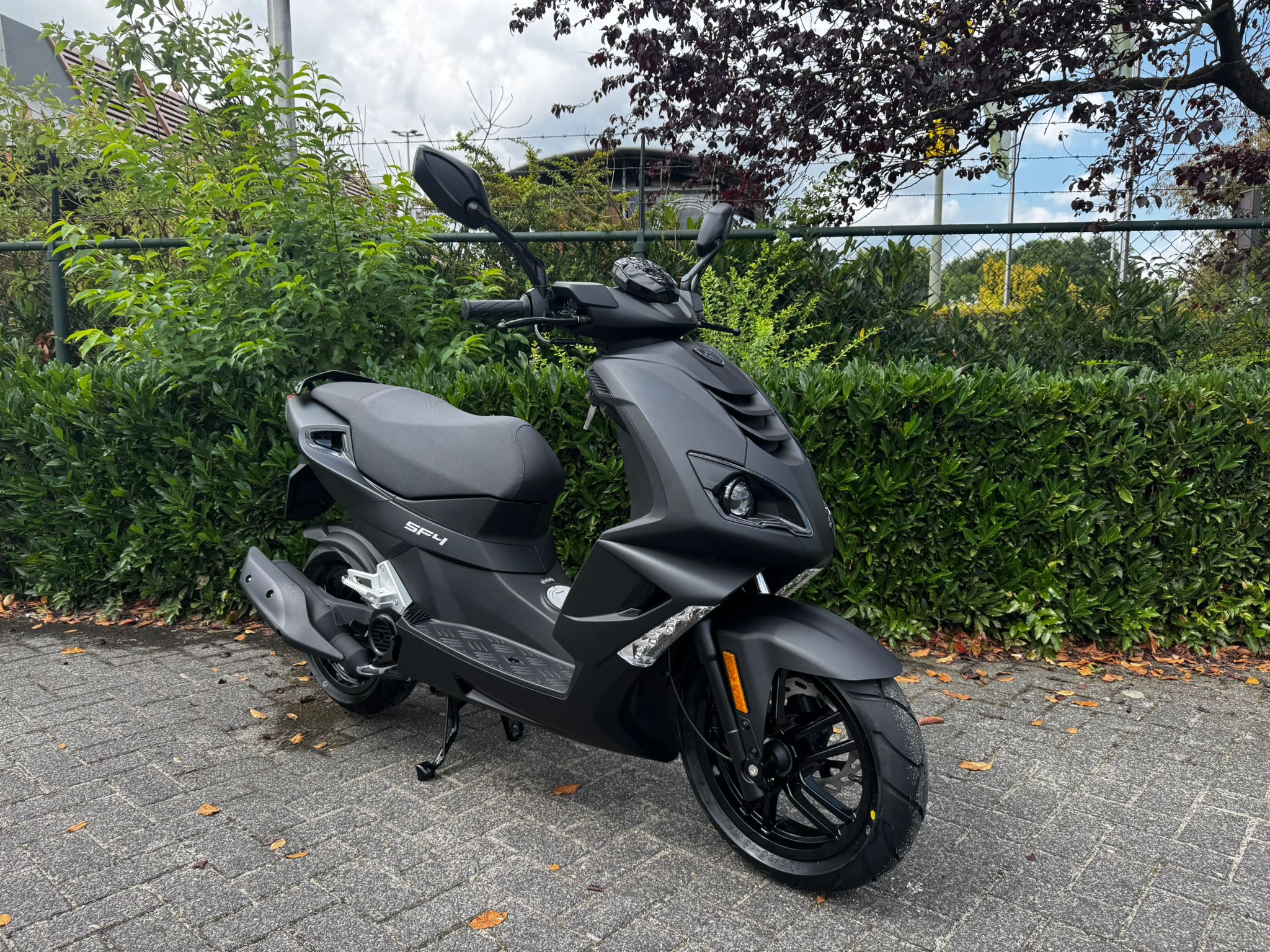 Peugeot Speedfight 4 SPORTLINE Pearly Black en DEEP LAKE GREEN Scooter EURO5+ NIEUW - Afbeelding 2