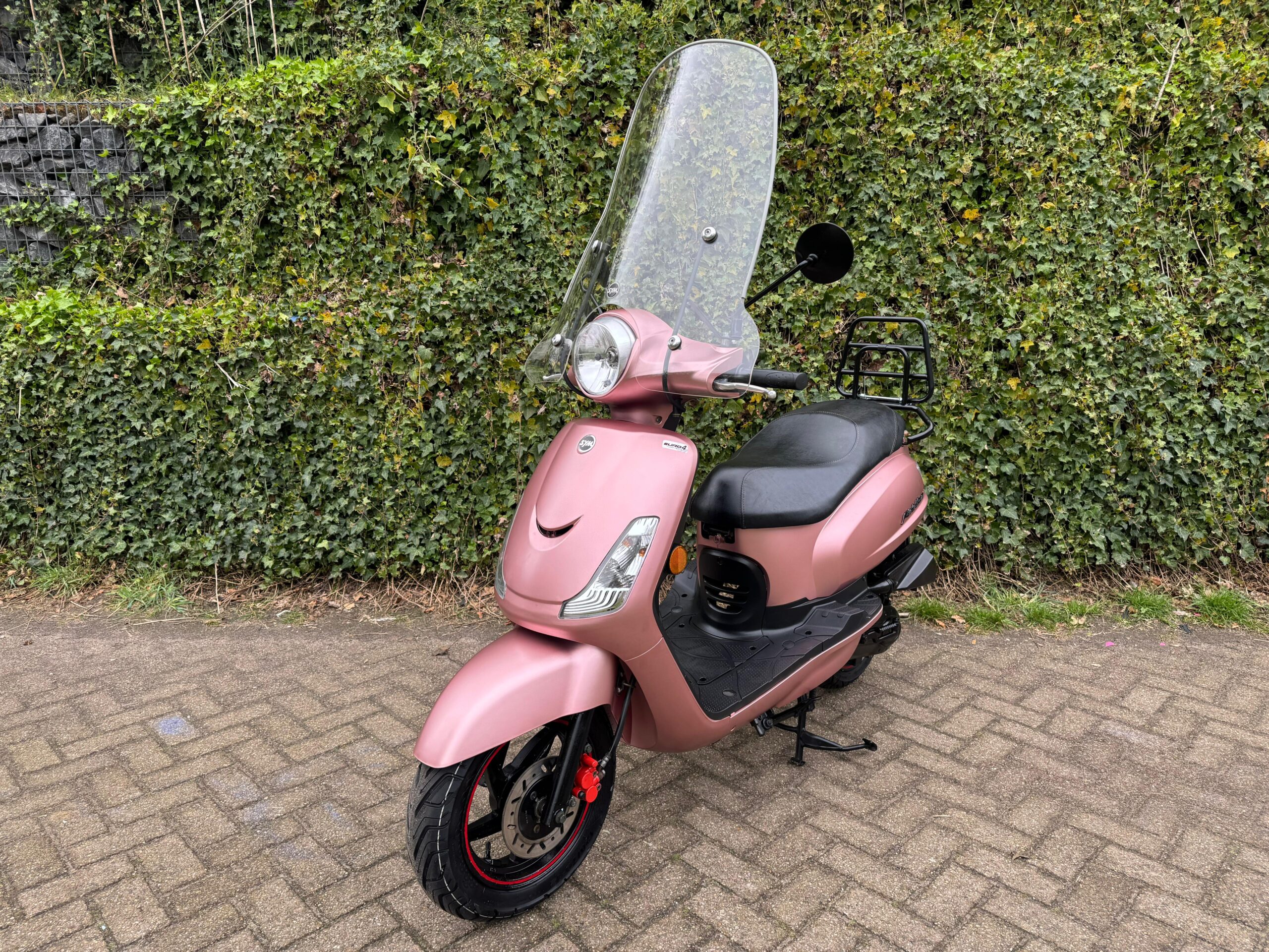 SYM Fiddle 2 45 km EURO4 Rose Gold BETAAL met in3