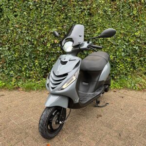 Piaggio Zip SP Nardo grey 45km E4 LED Power1 BETAAL MET
