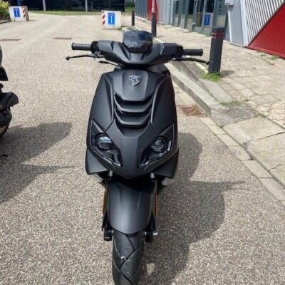 Peugeot Speedfight 4 SPORTLINE Pearly Black en DEEP LAKE GREEN Scooter EURO5+ NIEUW