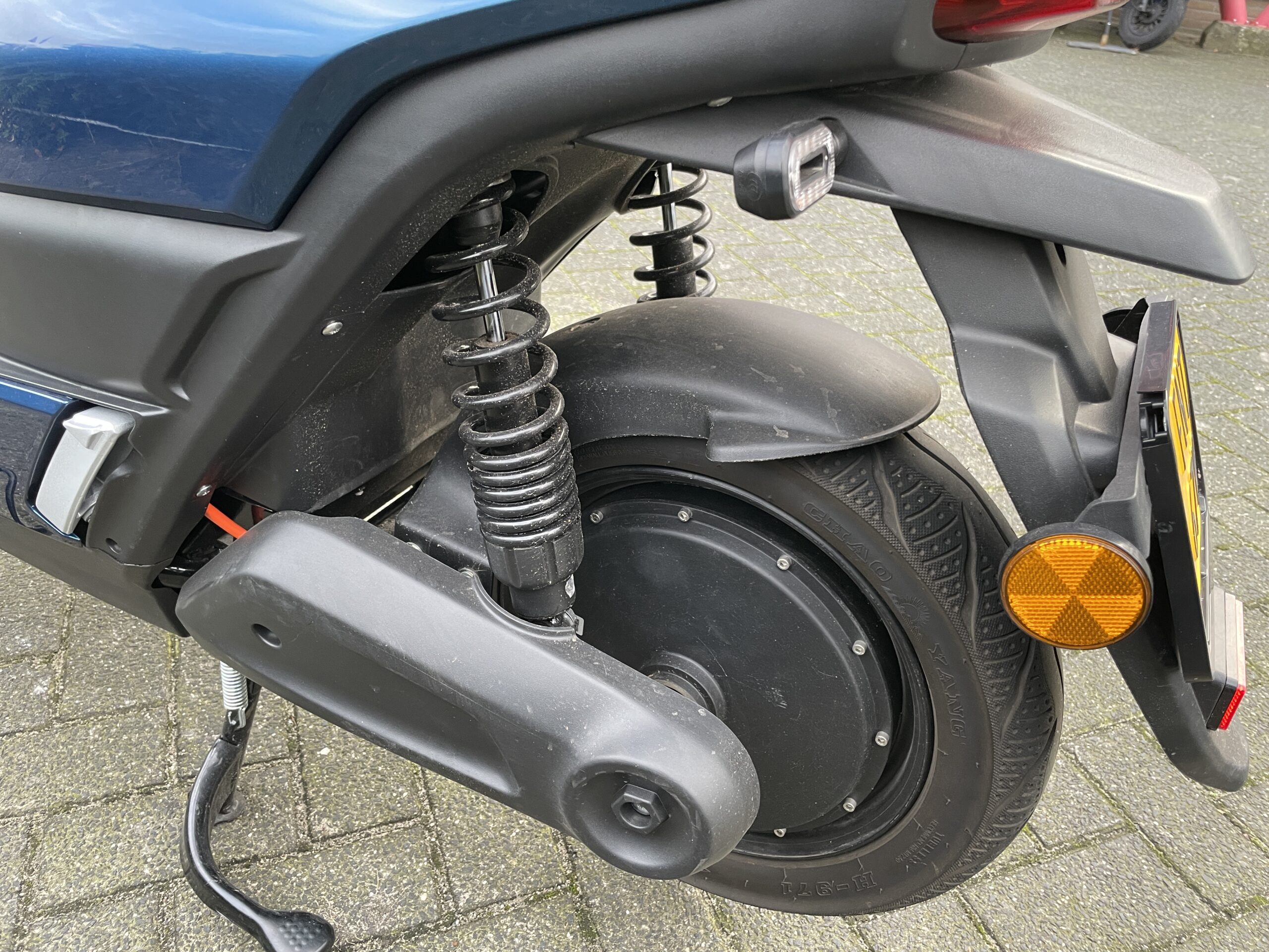 Yadea T9L 45km Scooter DEMO Windscherm BETAAL met in3 - Afbeelding 3