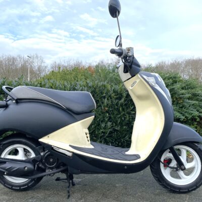 SYM Mio 50 Scooter MAT ZWART BETAAL met in3