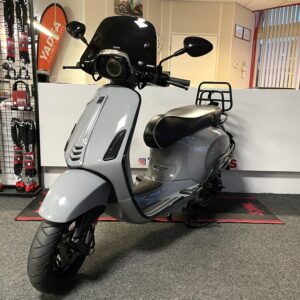 Vespa Sprint 45km NARDO ANGEL EYE MATRIX BETAAL met in3