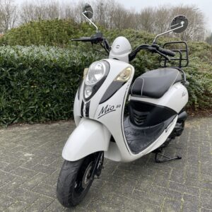 SYM Mio 50 Scooter 45 km Achter drager BETAAL met in3