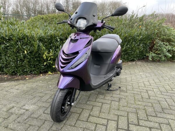 Piaggio Zip SP ALPHA LED MYSTIC PURPLE EURO5 45KM NIEUWSTE KLEUR NIEUW