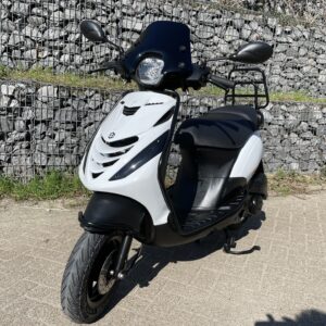 Piaggio Zip SP White 45km E5 Alpha Matrix Led BETAAL met in3