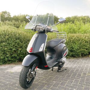 Vespa Sprint S 50 Sprint 50 45 km E5 MAT ZWART BETAAL met in3