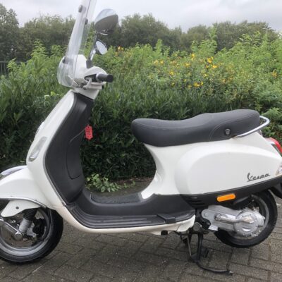 Vespa LX50 45km Scooter BETAAL met in3