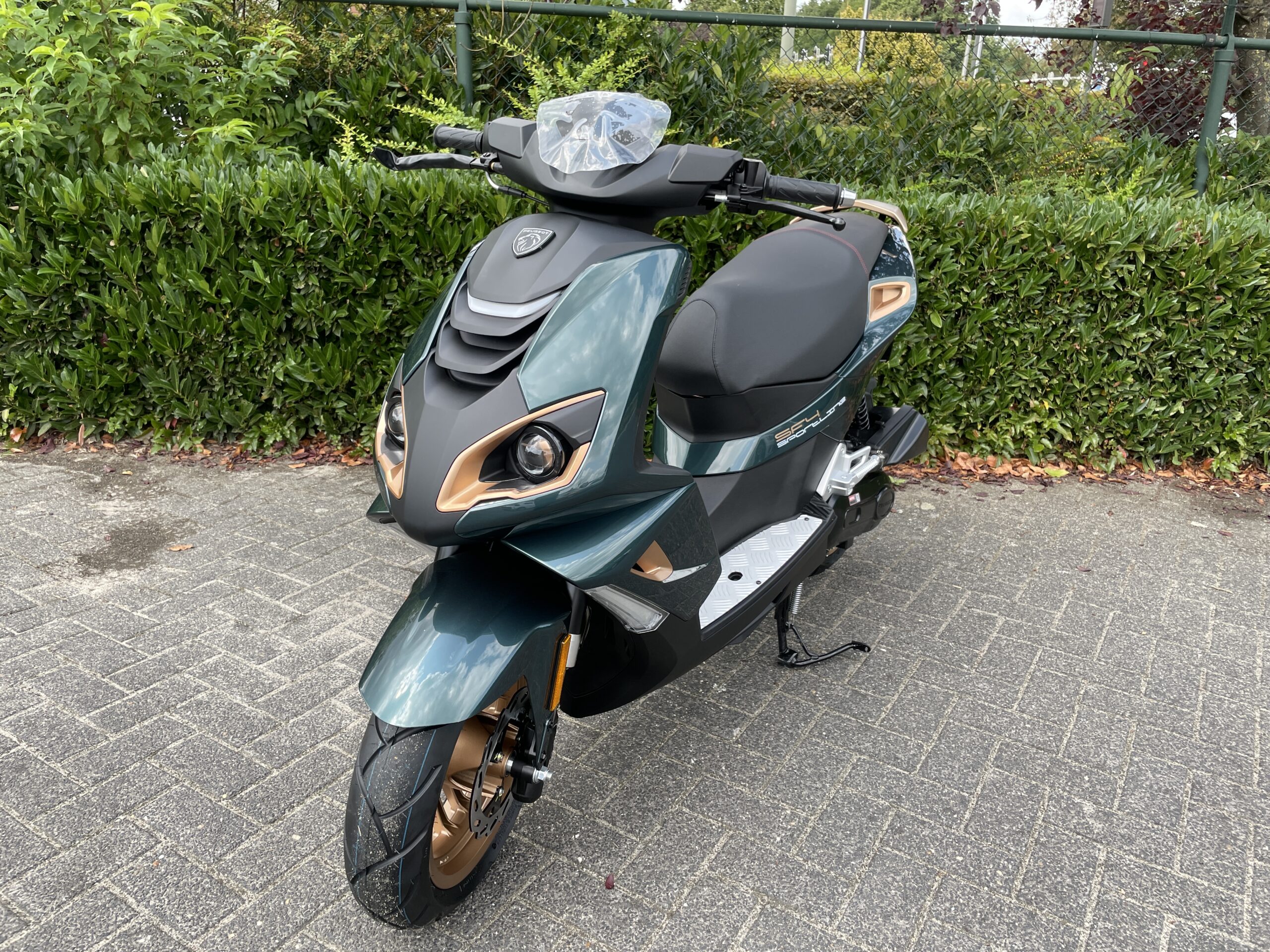 Peugeot Speedfight 4 SPORTLINE Pearly Black en DEEP LAKE GREEN Scooter EURO5+ NIEUW - Afbeelding 3