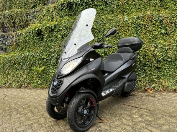 Piaggio 500 MP3 HPE Sport SLECHTS 4.000km AKTIE AUTORIJBEWIJS