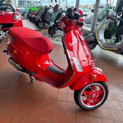 Vespa Primavera 50 RED Edition 45km E5+ NIEUW BETAAL met in3