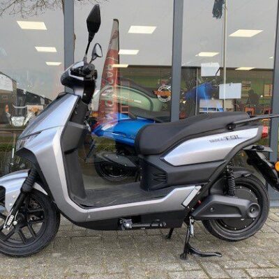 Yadea T9L 45km ELECTRISCHE SCOOTER AL 20 jaar de beste NIEUW AKTIE