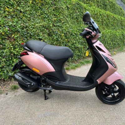 Piaggio Zip SP 45km E5 Scooter Rose Gold BETAAL met in3