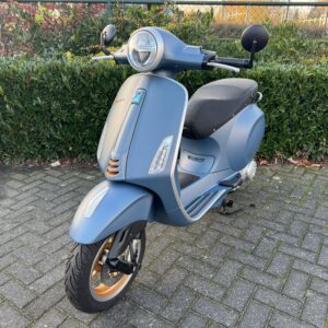 Vespa Primavera OFFICINA 8 50 Blu 45km E5+ NIEUW BETAAL met in3