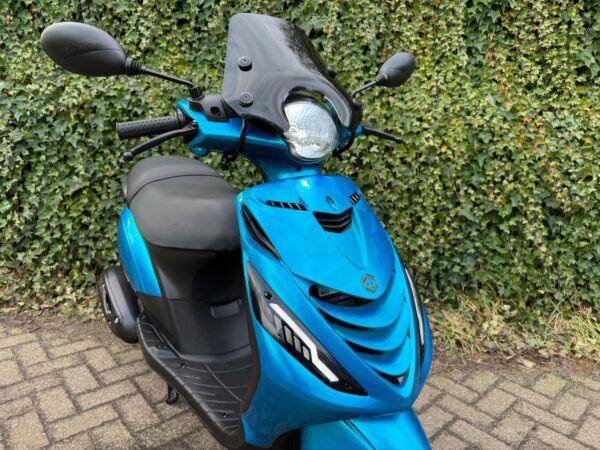 Piaggio Zip SP ICE CANDY BLUE 45 ALPHA MATRIX BETAAL MET in3 - Afbeelding 3