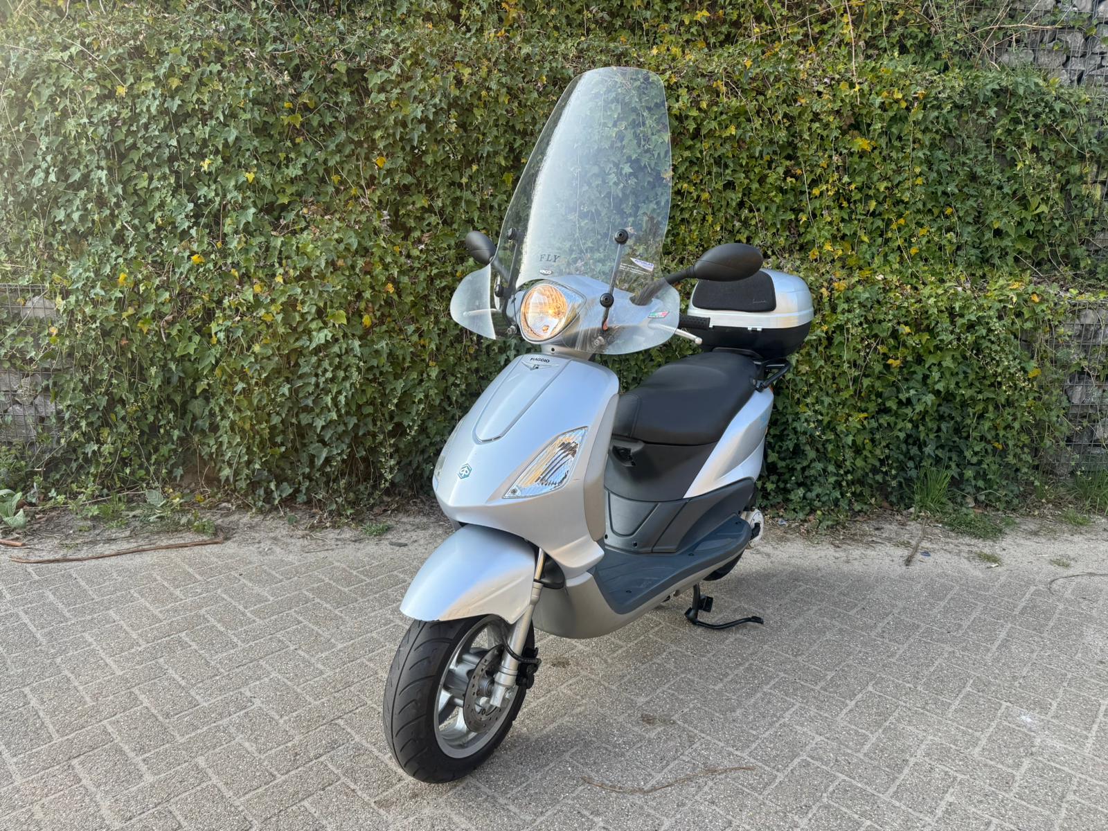 Piaggio Fly Scooter Windscherm Topkoffer BETAAL met in3