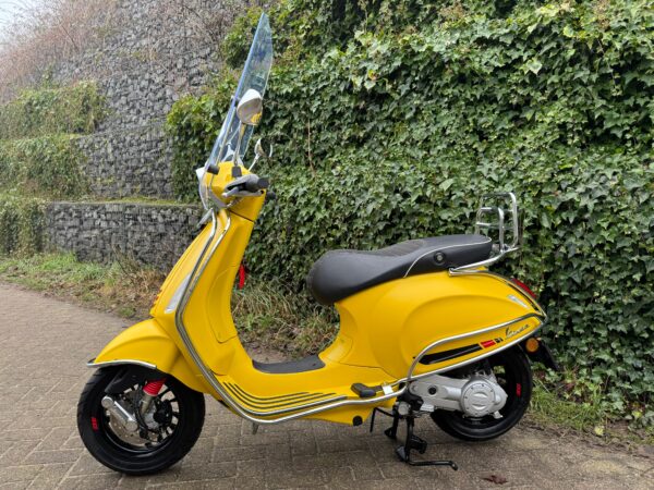 Vespa Sprint S GIALLO 45 km Scooter 1.311 km BETAAL met in3 - Afbeelding 4