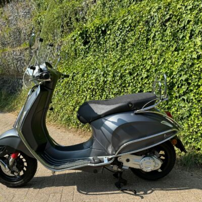 Vespa Sprint S VEEL OPTIES ZEER NETTE STAAT BETAAL met in3