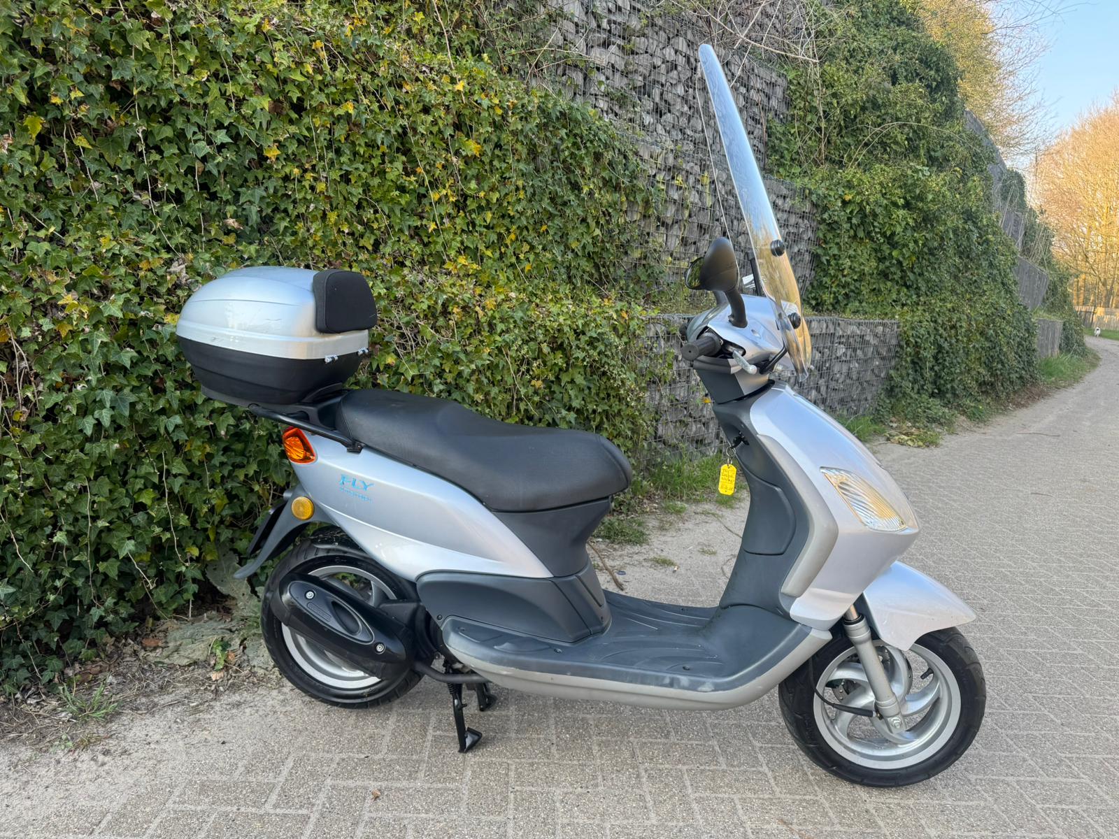 Piaggio Fly Scooter Windscherm Topkoffer BETAAL met in3 - Afbeelding 4