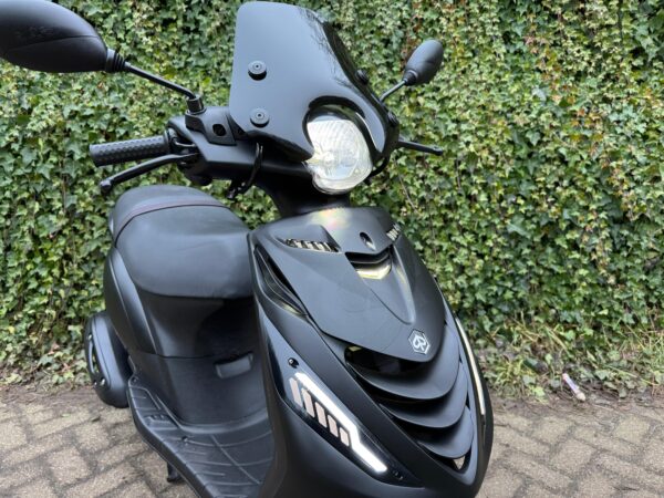 Piaggio Zip SP MAT ZWART 45 km E5 ALPHA LED BETAAL MET in3 - Afbeelding 4